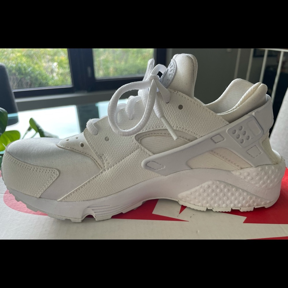 Nike Air Hurrache Run Women’s Shoe White